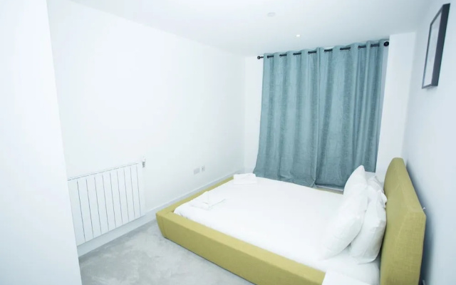 Highview 2-bed Apartment in London