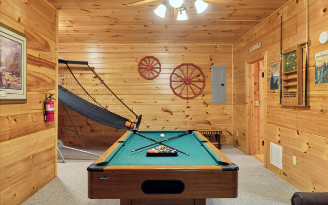 Lucky Cub Cabin