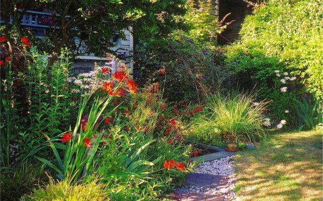Отель A Suite at Kitsilano Cottage Канада, Ванкувер - отзывы, цены и фото номеров - забронировать отель A Suite at Kitsilano Cottage онлайн