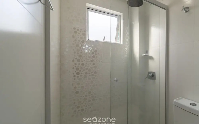 Apartment with bathtub near the beach YVD1301