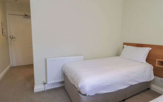 Harcombe House Rooms - First Floor Twin