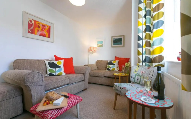 4 Porthmeor Court