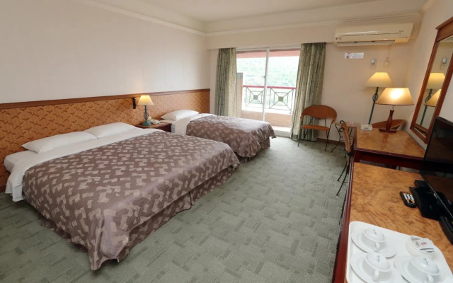 Hoya Hot Springs Hotel