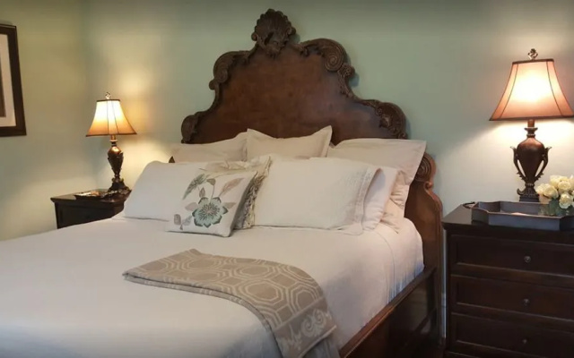 Laurel Manor Bed and Breakfast