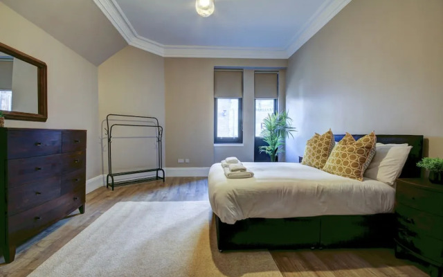 Contractor Friendly 1-bed Ensuite Ayr Town Centre KA7