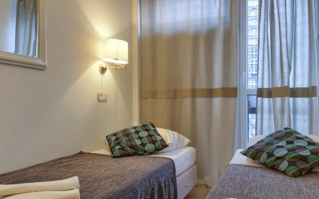 UNIT Warszawa Centrum Room by Metro Rondo ONZ