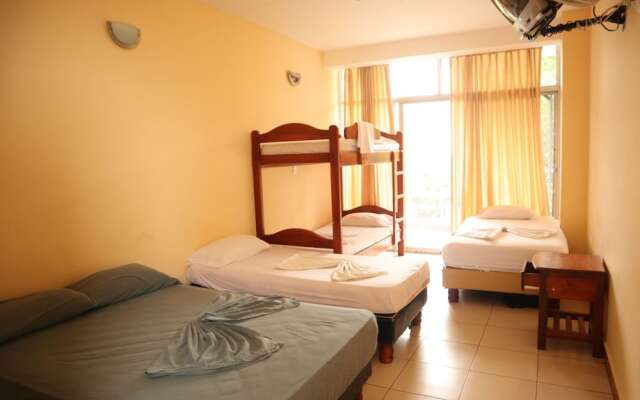 Hotel Atacames Inn