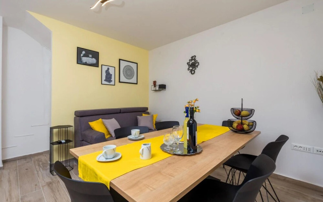 Beautiful Home in Pag With Wifi and 4 Bedrooms