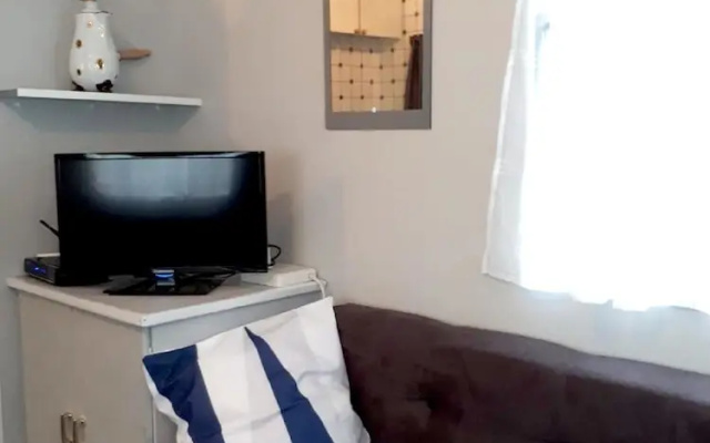 Bungalow With 2 Bedrooms in Blangy-le-château, With Furnished Garden a