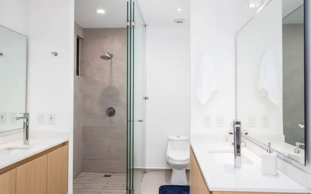 Condo Aria Ocean 411 by Kivoya