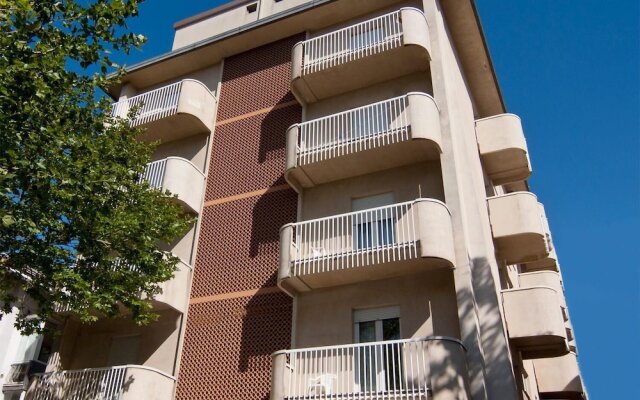 Hotel Little Римини вид на фасад