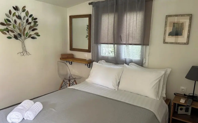 Pefkon Suites