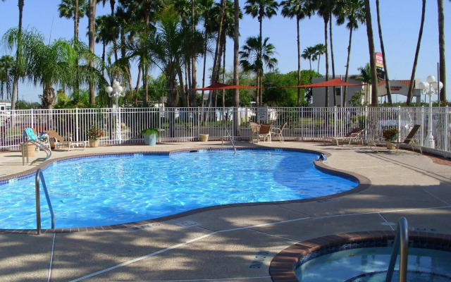 Victoria Palms Inn & Suites
