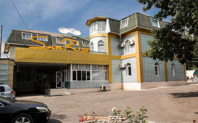Hotel SunRise Osh вид на фасад