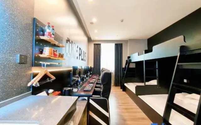 Jishou 1+ E-Sports Hotel (Qianzhou Ancient City)