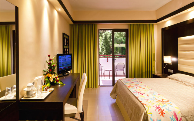 Oceanis Beach & Spa Resort - Adults only