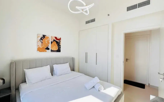 OYO HOME 1350 Premium 1-bed Apt Burj Crow