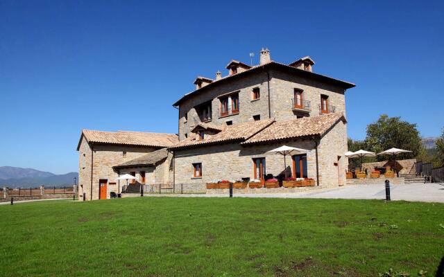 Отель Casas Pirineo Turismo Rural Con Historia вид на фасад