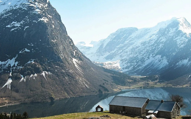 10 Person Holiday Home in Oppstryn