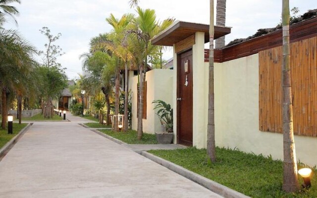 Отель The Sea House Beach Resort вид на фасад