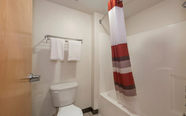 Red Roof Inn & Suites Biloxi - Ocean Springs