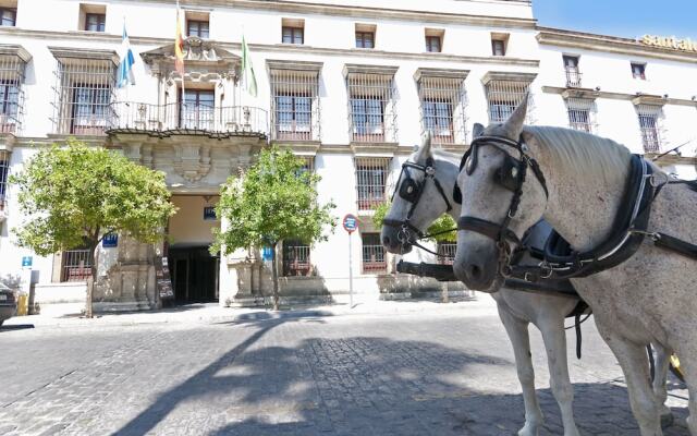 Отель TRYP Jerez Hotel Испания, Херес-де-ла-Фронтера - отзывы, цены и фото номеров - забронировать отель TRYP Jerez Hotel онлайн вид на фасад