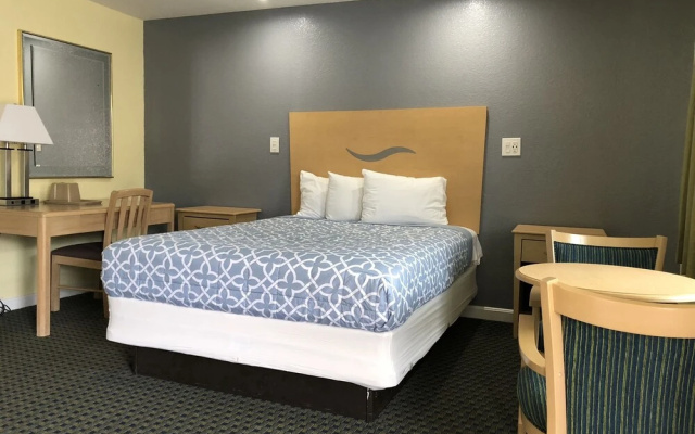 Chisholms Motor Inn