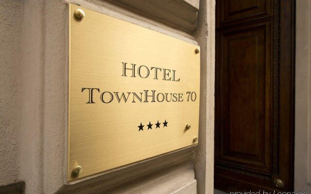 Отель TownHouse 70 Италия, Турин - 1 отзыв об отеле, цены и фото номеров - забронировать отель TownHouse 70 онлайн вид на фасад