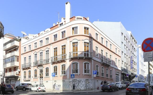Отель Downtown Typical by Homing вид на фасад