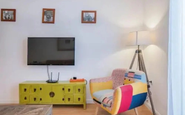 UrbanChicMalaga 3 Bedroom Spacious Quiet Historic Malaga Apt