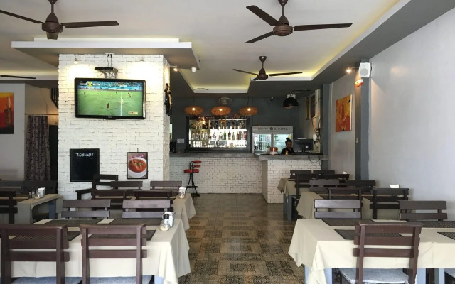 White Snapper Kitchen & Guesthouse