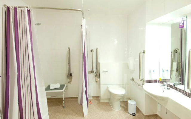 Premier Inn Cheltenham Central