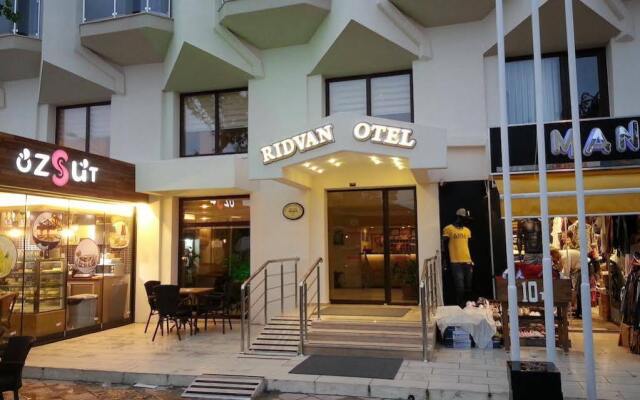 Rıdvan Hotel Чешме вид на фасад