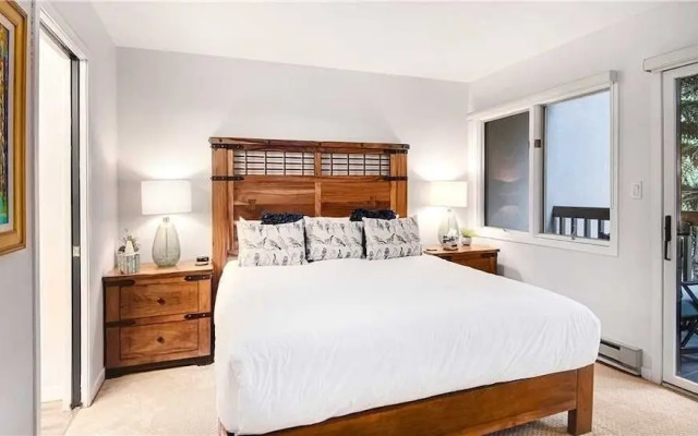 Townsend Place A106 1 Bedroom Condo by Redawning