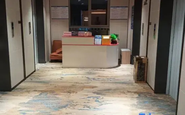 Yunyi Hotel (Jinan Erhuan West Road Bailian Outlets)