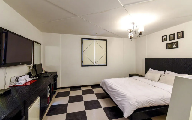 Sunflower Hotel