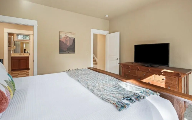 Big Wren 3 Bedroom Home by Redawning, Bend