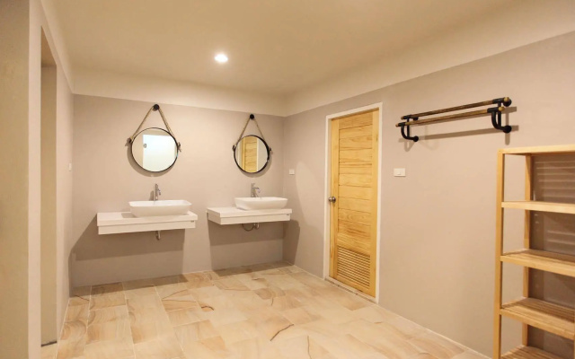 Lupta Hostel Patong Hideaway