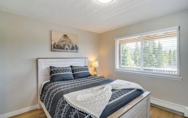 3BR Riverfront Retreat! Mtn Views, Community Perks