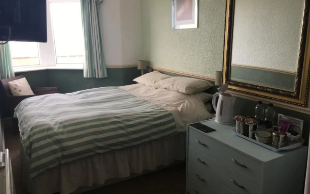 Kingsbury Hotel