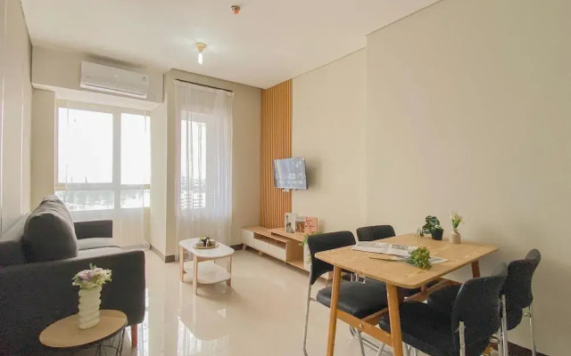 Cozy Living And Homey 2Br Apartment At Nifarro Park