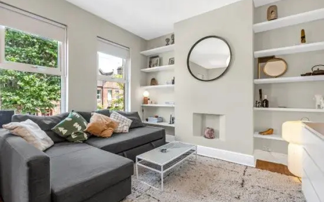 Unique 2 bedroom Flat in Heart of Walthamstow