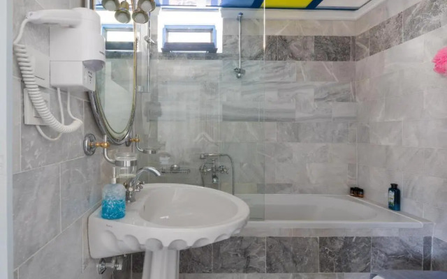 Plori - Molos Apartments