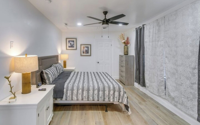3BR Charming Retreat W & Deck & Wifi
