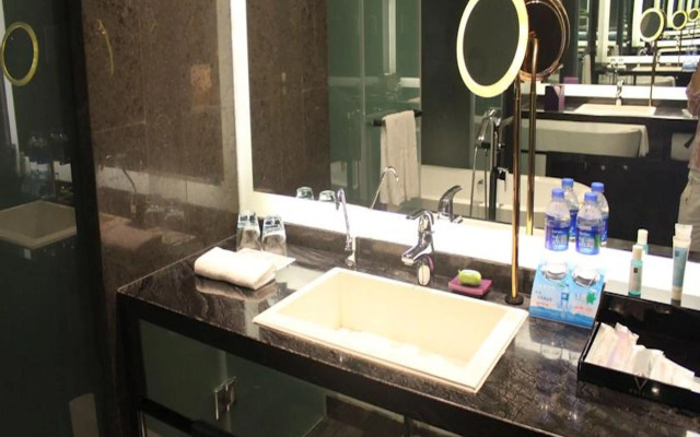 voco Suites Shenzhen Huanggang by IHG