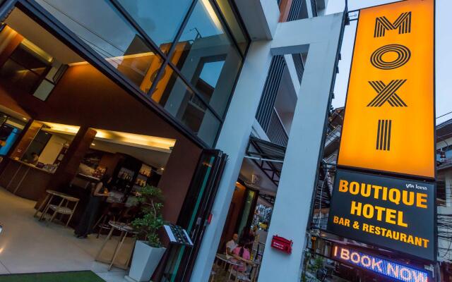 Отель Moxi Boutique Патонг вид на фасад
