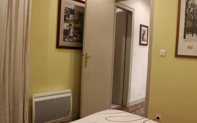 Verneuil-Ten Apartment
