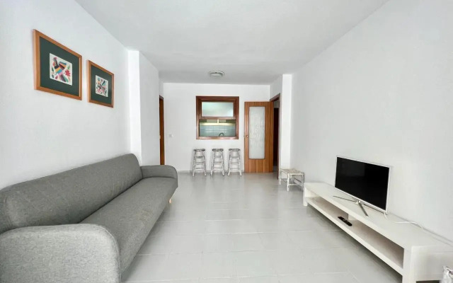 Two-Bedroom Apartment with pool, terrace in Alicante