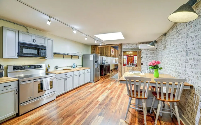 Walkable Townhome: 'M on Main' in Wytheville