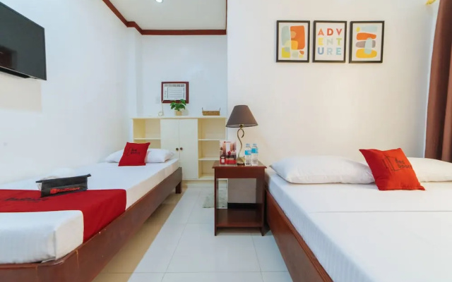 Endless Summer Hotel by RedDoorz